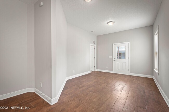 Building Photo - 1945 Redell St