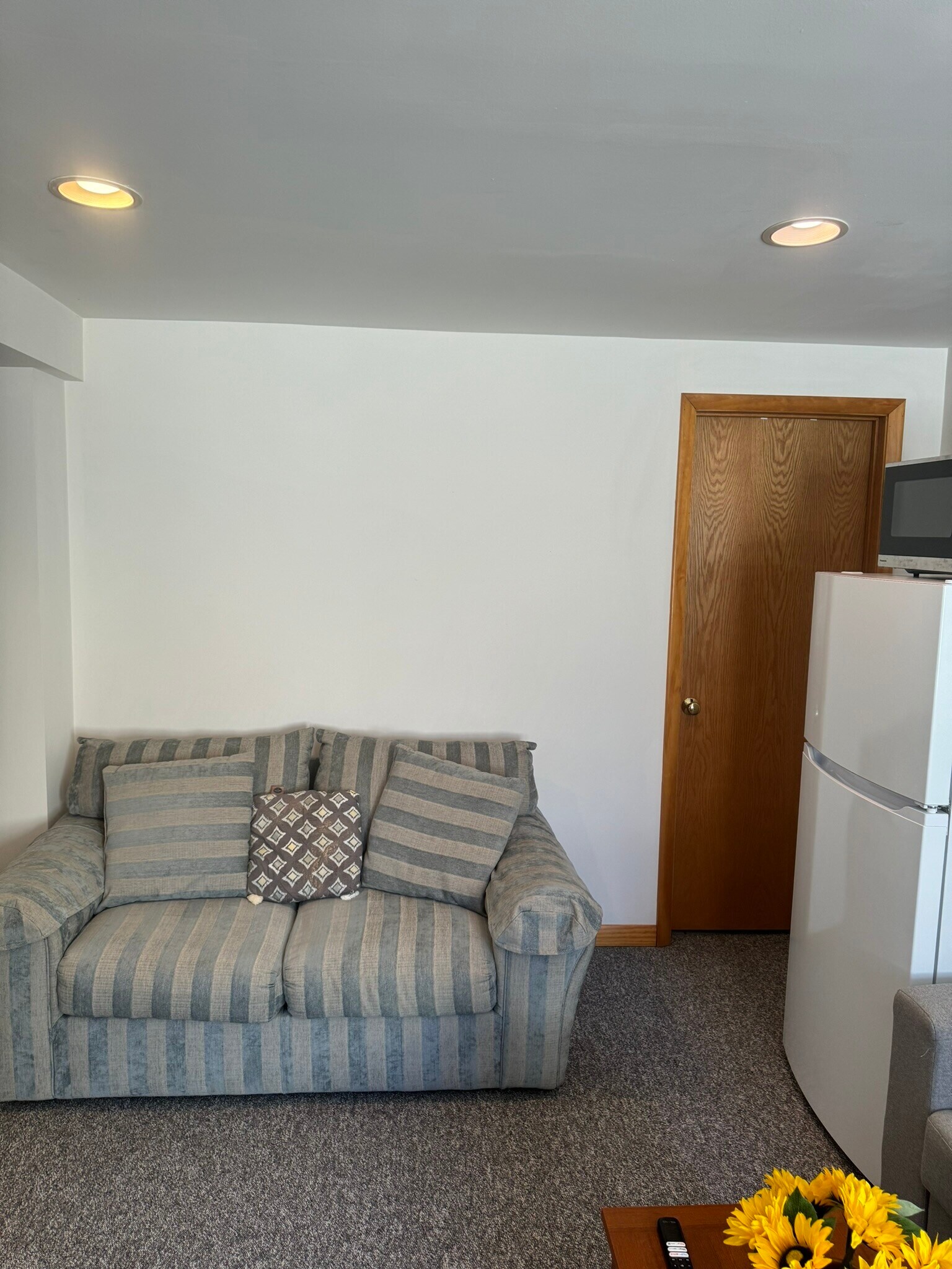 Building Photo - 7S485 Lynn Dr