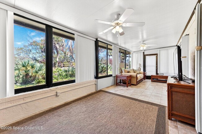 Building Photo - 810 Parkside Pl