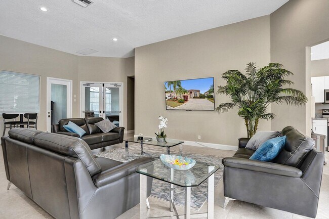 Building Photo - 16658 La Mesa Dr