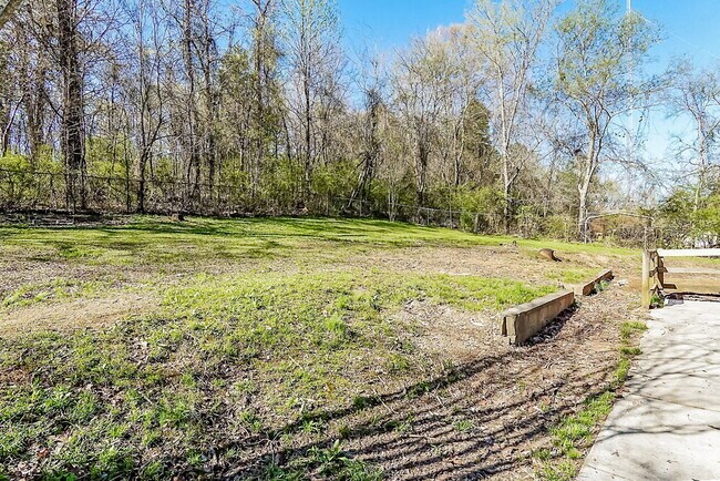 Building Photo - 328 Pleasant Valley Dr