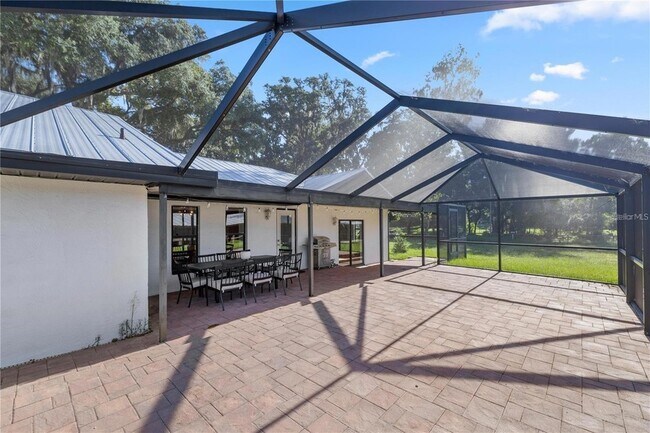 Building Photo - 10380 NW 21 St