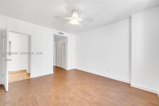 Building Photo - 801 Brickell Key Blvd