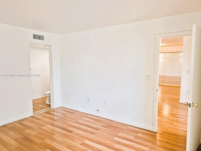 Building Photo - 11800 SW 18th St