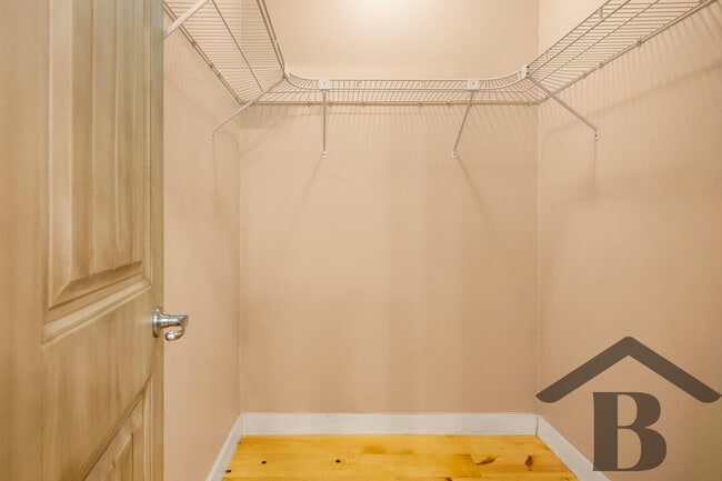 Building Photo - 1522 S Tuscany Ct