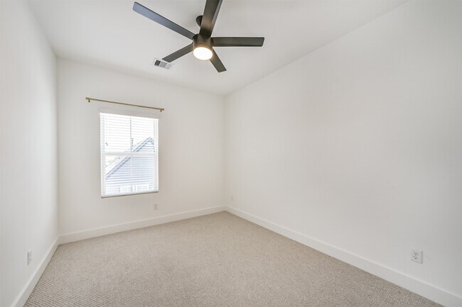 Building Photo - 8321 Springwood Cyn Ln