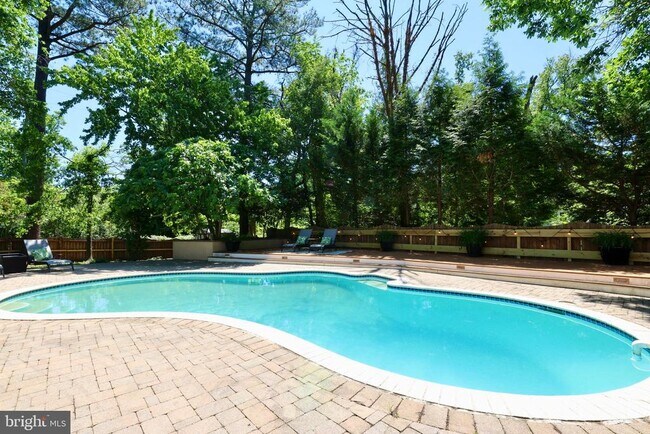 Building Photo - 4316 Brookside Dr