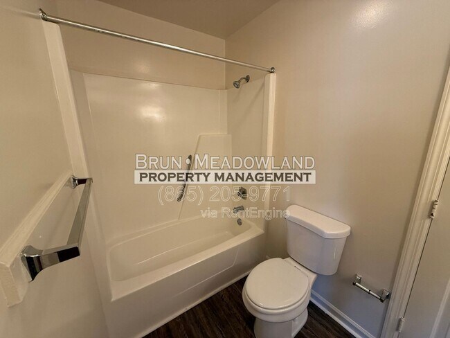 Building Photo - 9101 Parktop Ln NW