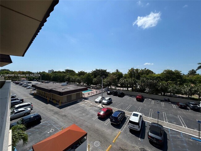 Building Photo - 1800 Sans Souci Blvd