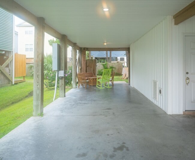 Building Photo - Mellow Yellow @ 1114 Bonito Lane #1
