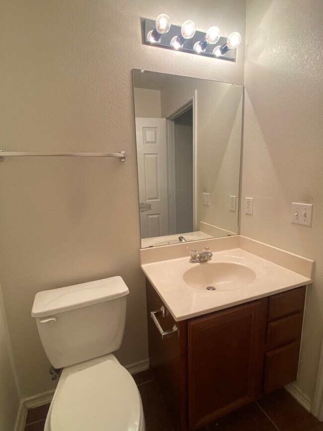 Building Photo - 3 BEDROOM, PLUS STUDY,  BELTON ISD
