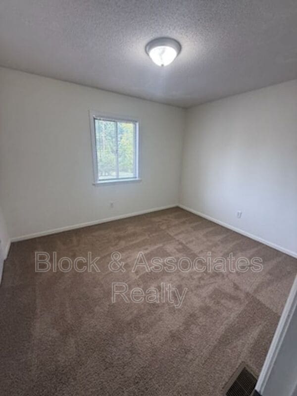 Building Photo - 605 Sunset Ave
