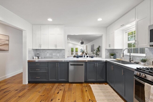 Building Photo - 4709 Mt Vernon Dr