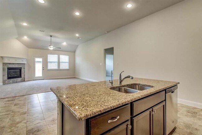 Building Photo - 6221 Hightower St