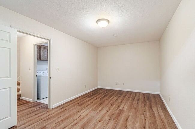 Building Photo - Two Primary Suites w/ Bonus Room l Prime L...