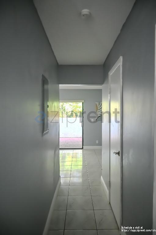 Building Photo - 9761 Riverside Dr