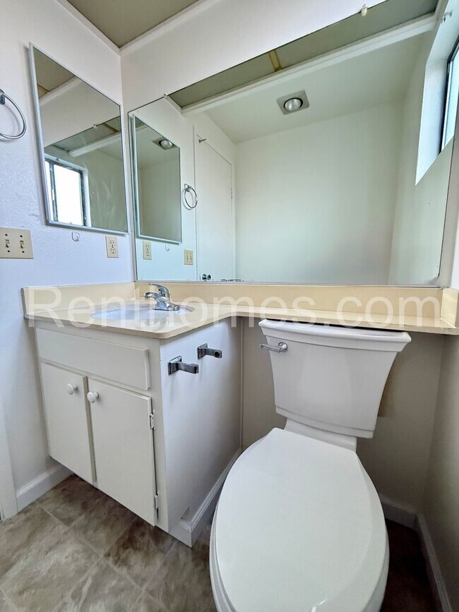 Building Photo - 2764 Meadow Lark Dr