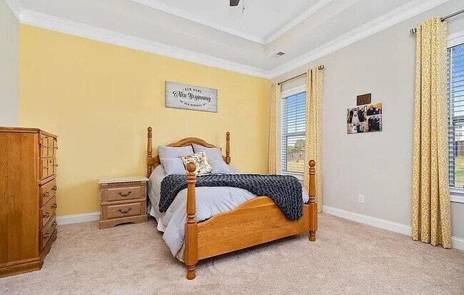 Building Photo - Spacious 4-Bedroom Retreat with 3 Full Baths in Anderson's Prime Location!