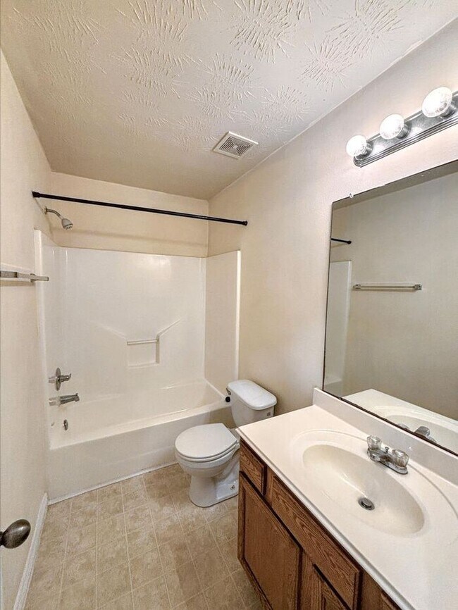 Building Photo - 4710 Kiowa Cir