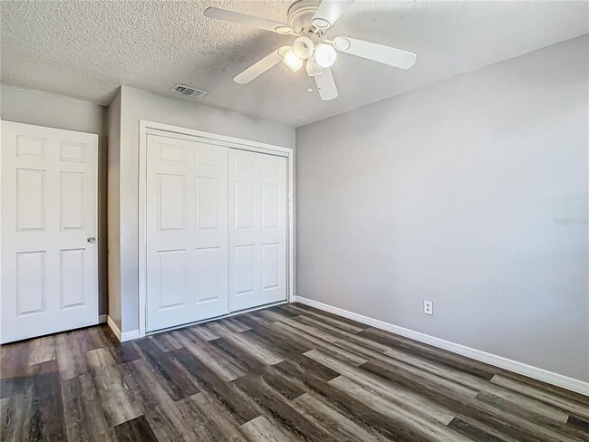 Building Photo - 7801 Rolling Grove Dr W