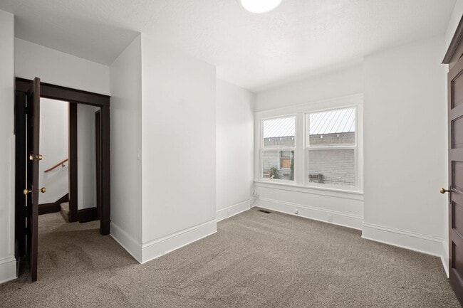 Building Photo - 2624 W Eighth Ave