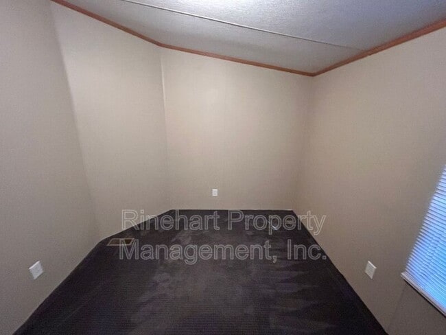 Building Photo - 5035 Park Creek Dr