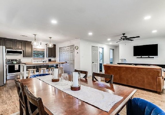 Building Photo - 1010 Solomon St