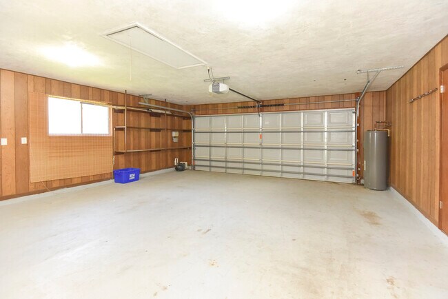 Building Photo - 40 River Ridge Trail