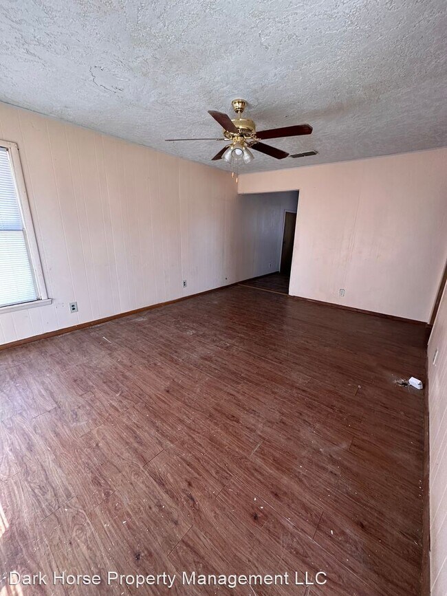 Building Photo - 3 br, 1 bath House - 401 South Horn Street