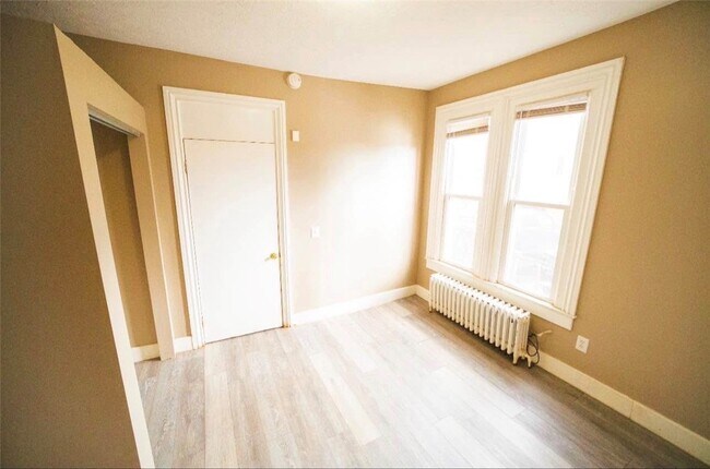 Building Photo - 128 Meigs St