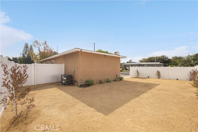 Building Photo - 303 E Mayfair Ave