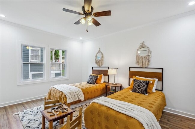 Building Photo - 698 Garibaldi St SW