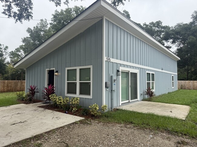 Building Photo - 515 Old Spanish Trail