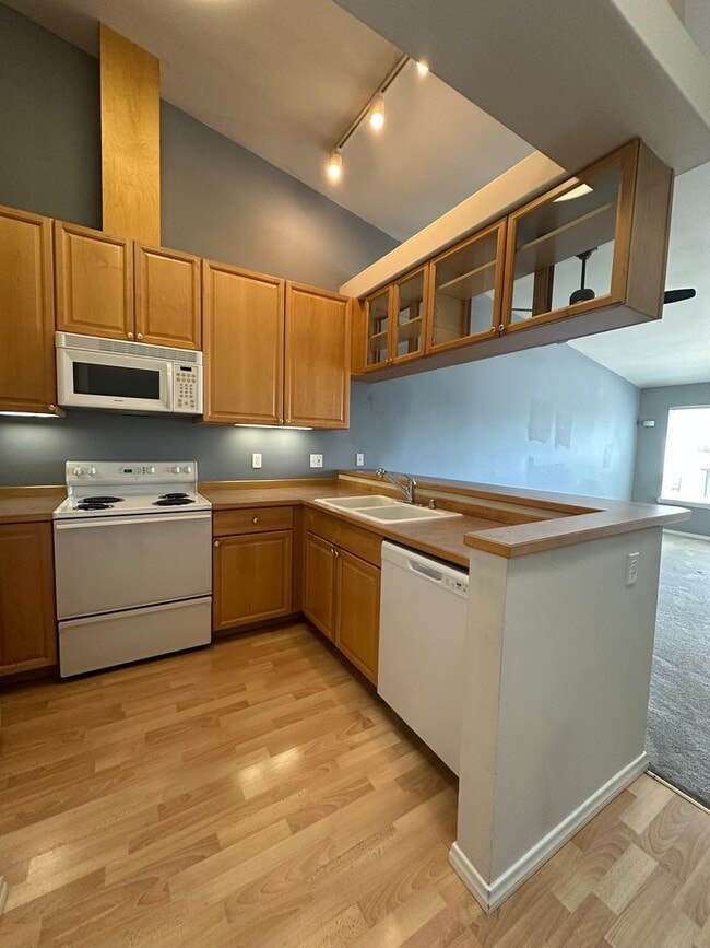Building Photo - 2Bd/2Ba Seattle Condo
