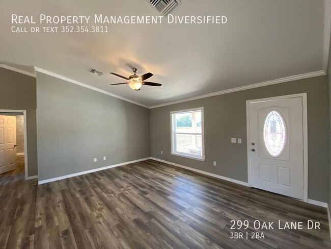 Building Photo - 299 Oak Ln Dr