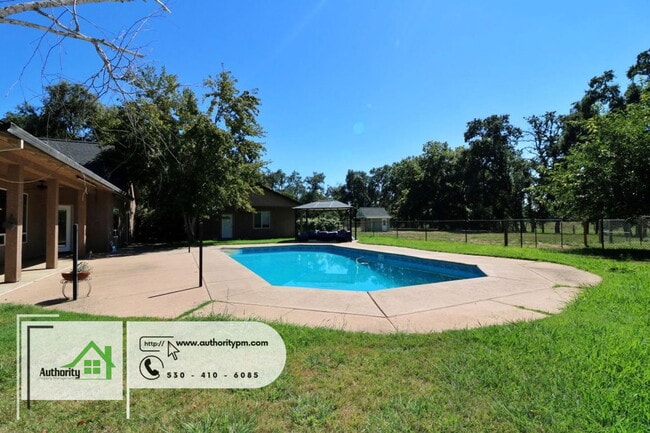 Building Photo - 4750 Pheasant Dr