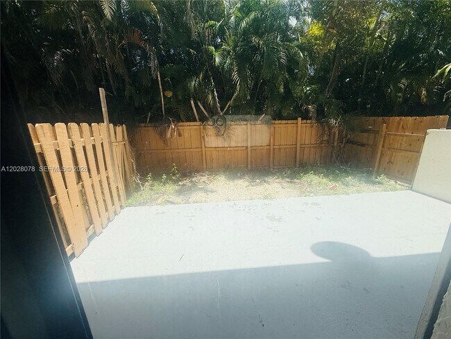 Building Photo - 10787 Royal Palm Blvd
