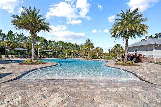 Building Photo - 102 Pine Blossom Trl