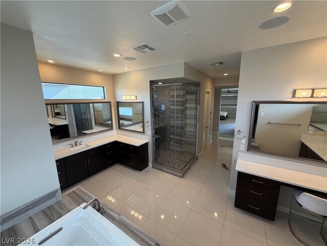 Building Photo - 66 Pristine Glen St