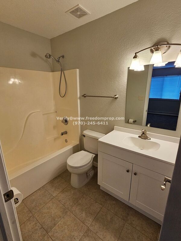 Building Photo - 455 David Ct