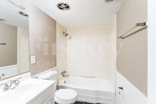 Building Photo - 510 Impala Ln