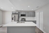Building Photo - 2614 W 65th St