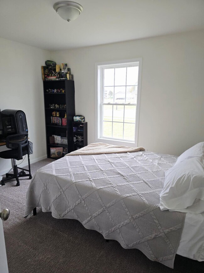 Building Photo - 509 Melrose St