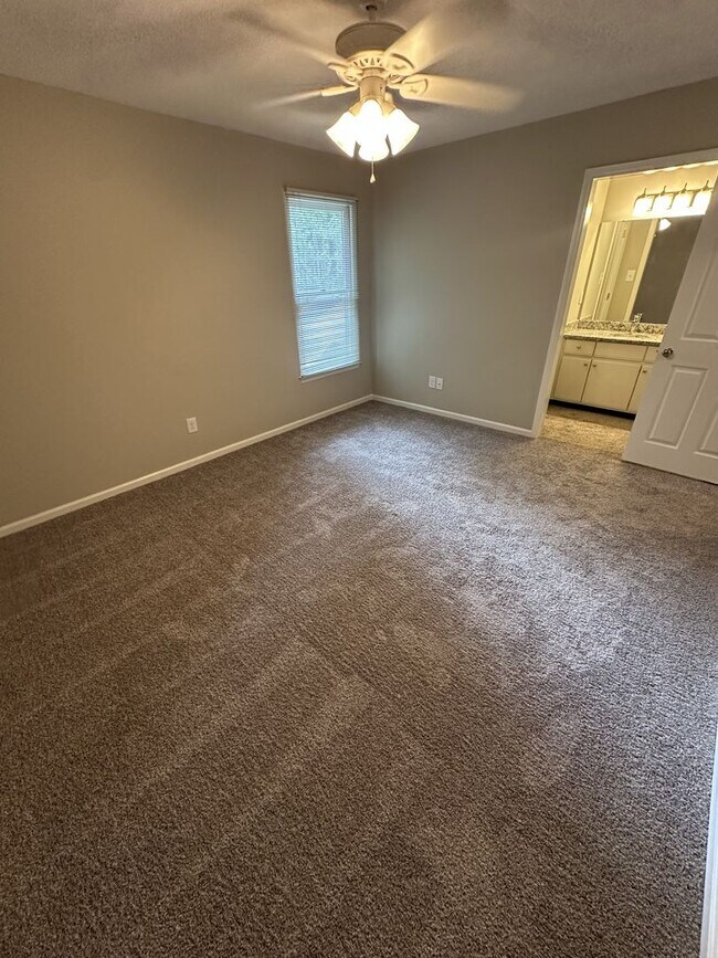 Building Photo - 5621 Hamstead Crossing