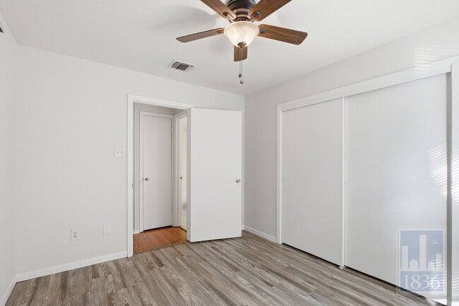 Building Photo - 1514 Parker Ln