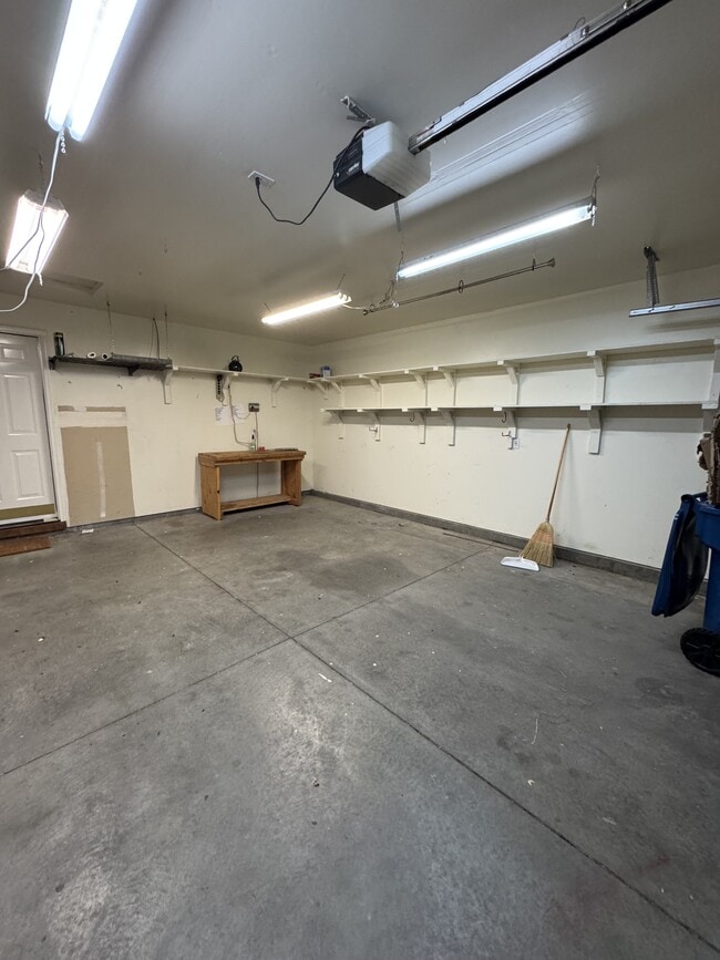 Building Photo - 1665 Targhee St