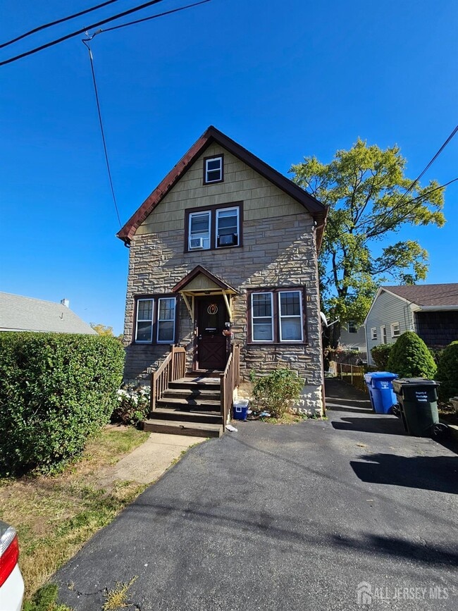 582 Mereline Ave 582 Mereline Ave Woodbridge Township NJ 07001