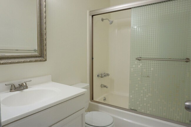 Building Photo - Cozy 2 bedroom 1 bath condo for rent right in Niwot at Cottonwood Park!