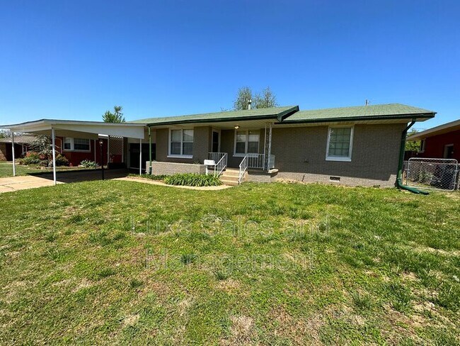 Building Photo - 133 W. Jarman Drive