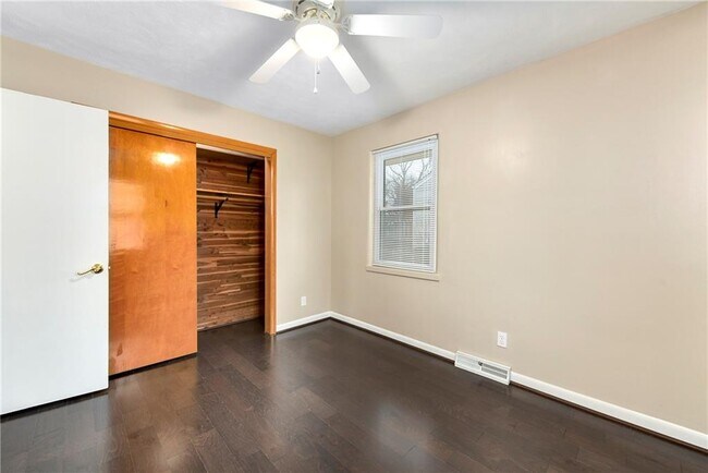 Building Photo - 5647 Antioch Rd